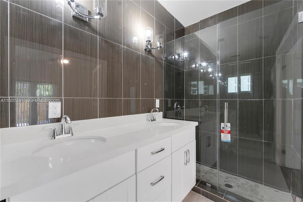 Investment property for sale in Deerfield Beach, VA