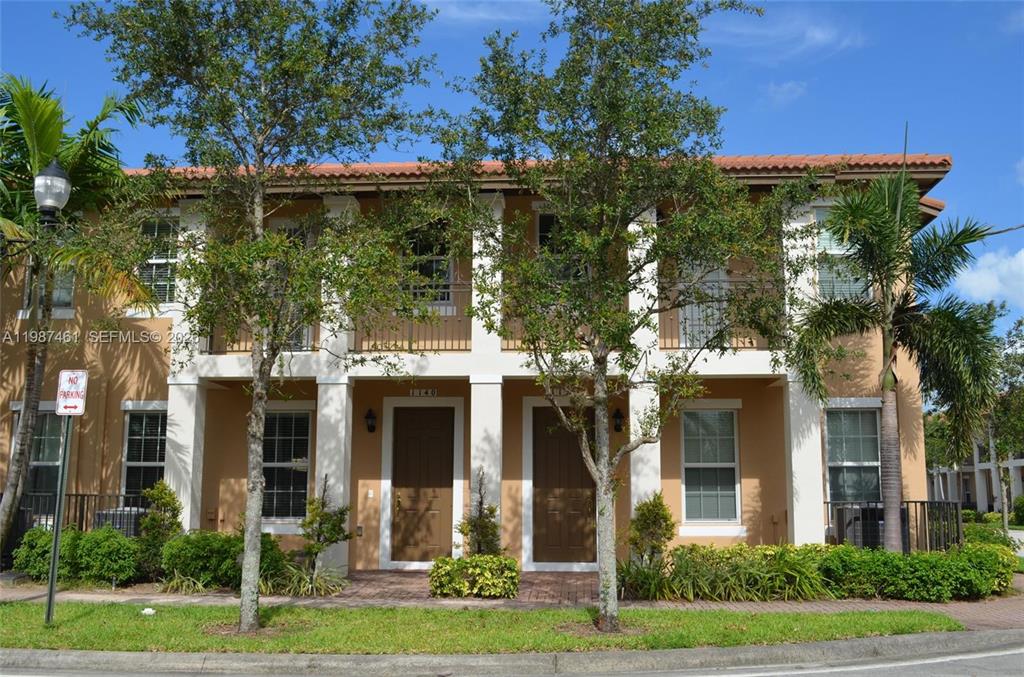 Investment property for sale in Pembroke Pines, VA