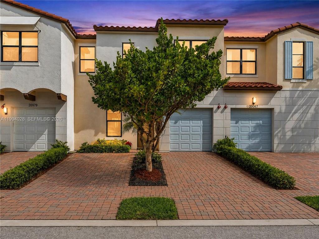 Investment property for sale in Pembroke Pines, VA