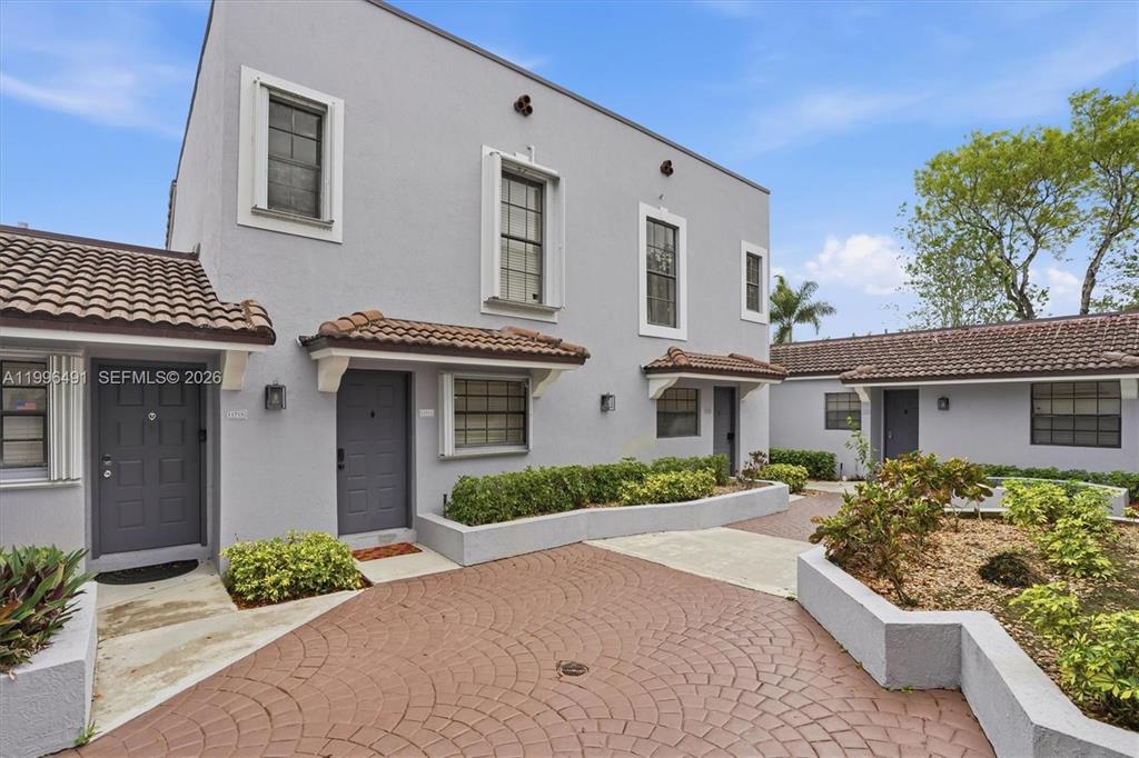 Investment property for sale in Pembroke Pines, VA
