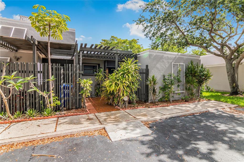 Investment property for sale in Pembroke Pines, VA
