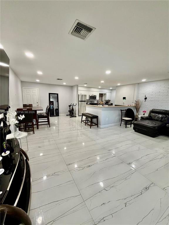 Investment property for sale in Oakland Park, VA