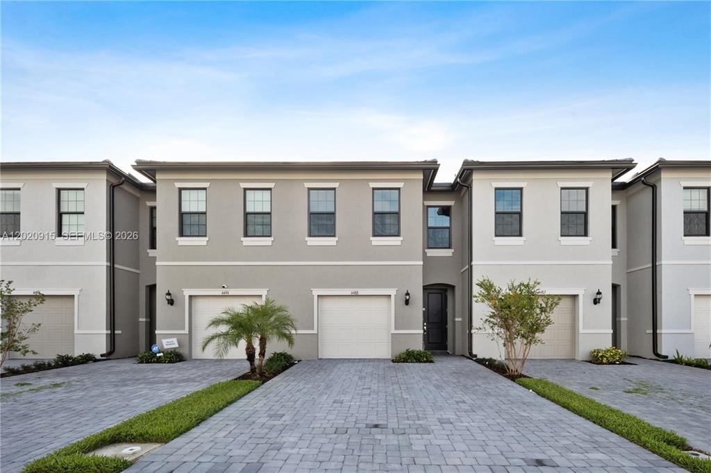 Investment property for sale in Oakland Park, VA