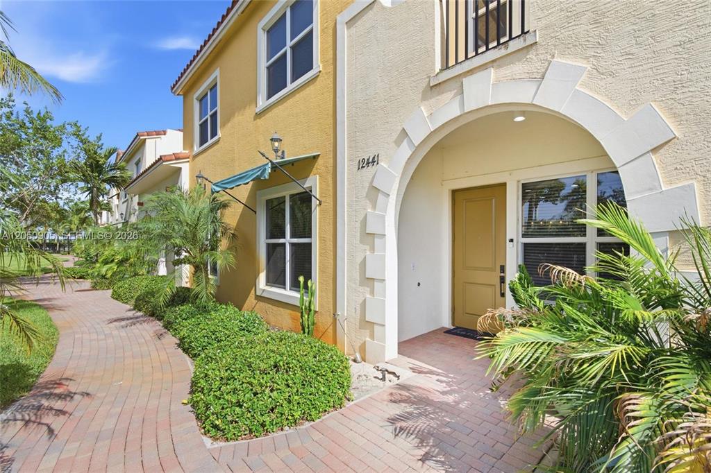 Investment property for sale in Pembroke Pines, VA