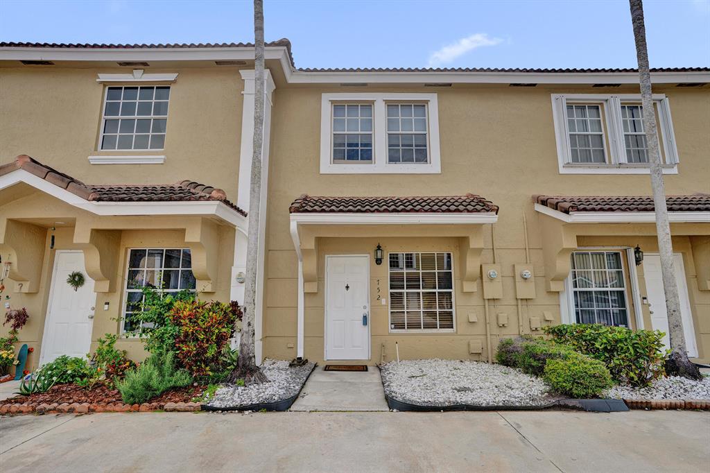 Investment property for sale in Pembroke Pines, VA