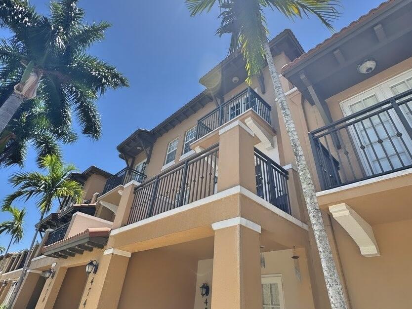 Investment property for sale in Pembroke Pines, VA
