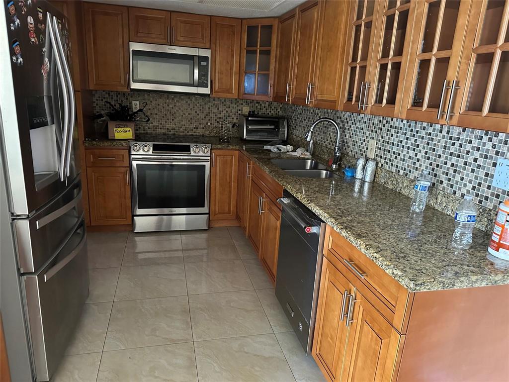 Investment property for sale in Lauderdale Lakes, VA