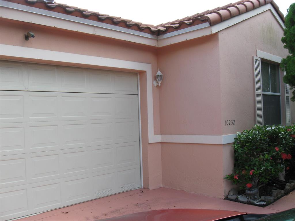 Investment property for sale in Pembroke Pines, VA