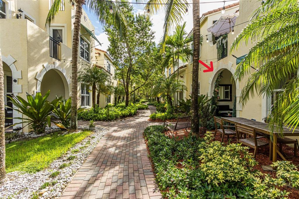 Investment property for sale in Pembroke Pines, VA