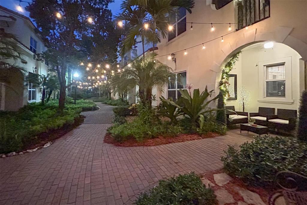 Investment property for sale in Pembroke Pines, VA