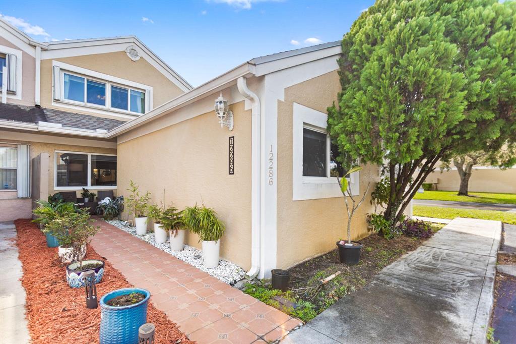 Investment property for sale in Pembroke Pines, VA