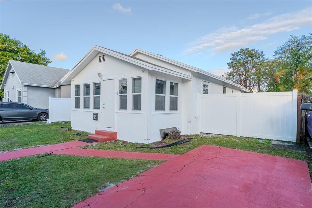 Investment property for sale in Hollywood, VA