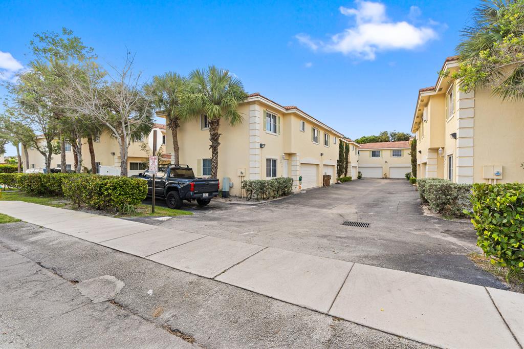 Investment property for sale in Deerfield Beach, VA